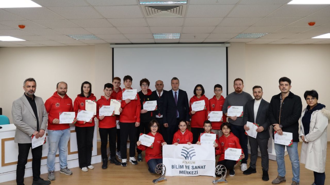 İtalya’nın Roma şehrinde düzenlenen Fibonacci International Robot Olympiad’da şampiyon olan takımlarımız Atakum İlçe Milli Eğitim Müdürümüz Yüksel Aydın’ı ziyaret etti.